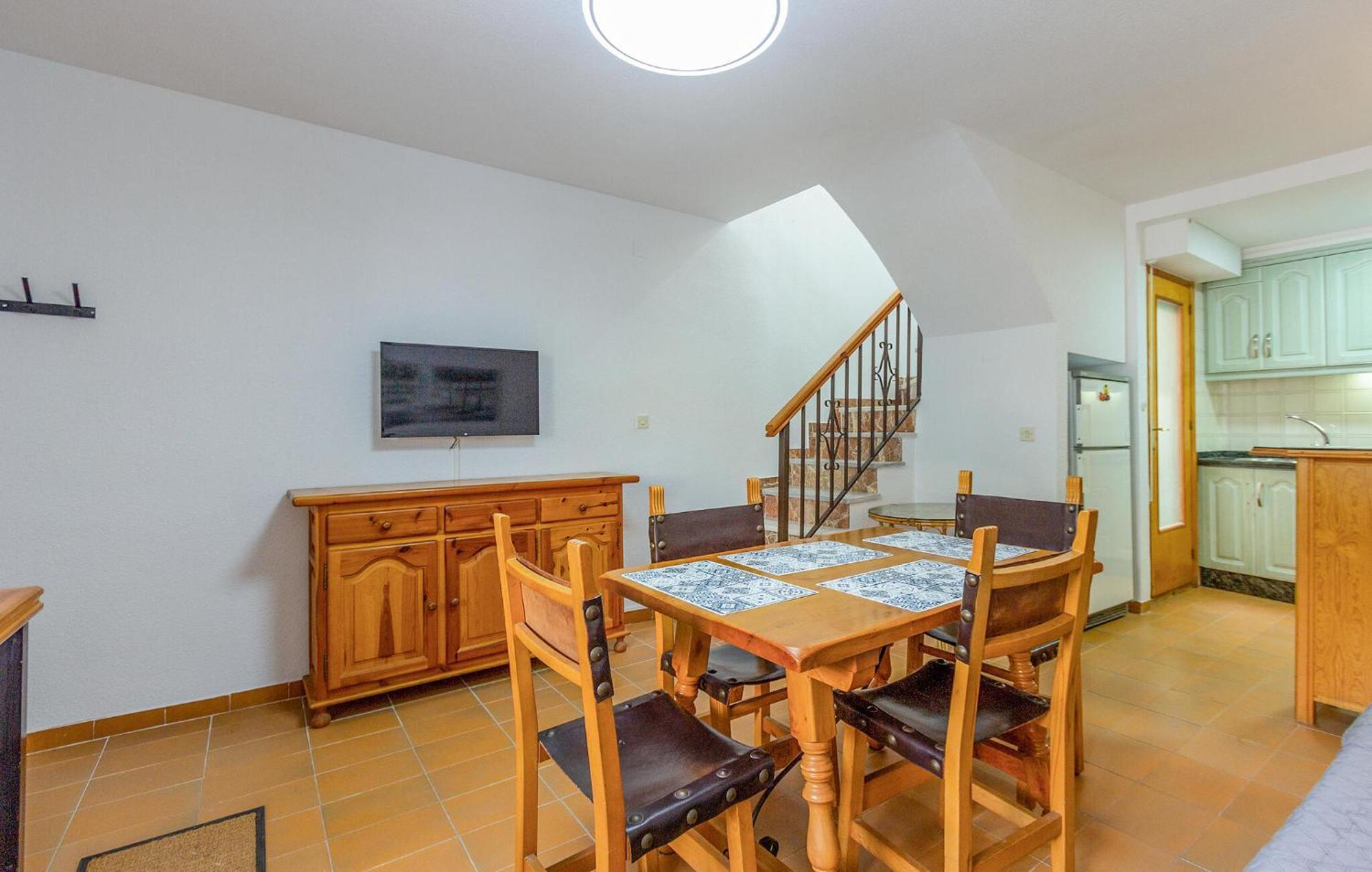 2 Bedroom Awesome Home In ซานตาโปลา ภายนอก รูปภาพ
